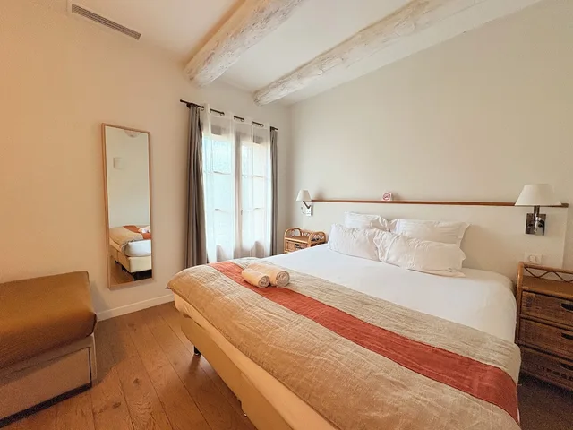 غرفة ثلاثية بسرير كينج مع أريكة، Domaine Cie 1/10