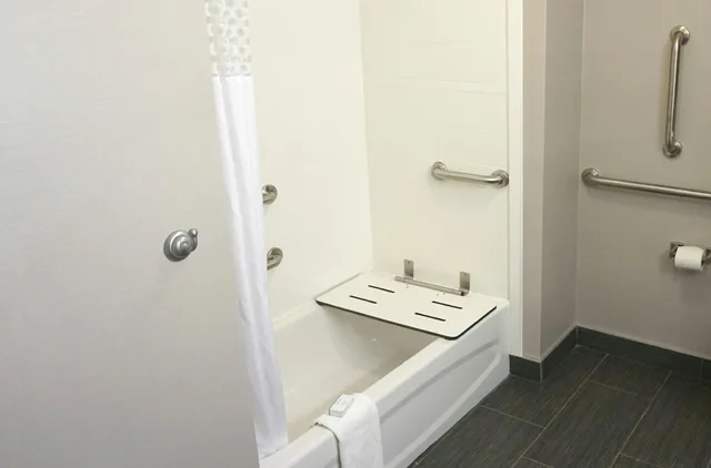 غرفة بسرير كينج لذوي الإعاقة، Hampton Inn Niagara Falls/Blvd 5/6