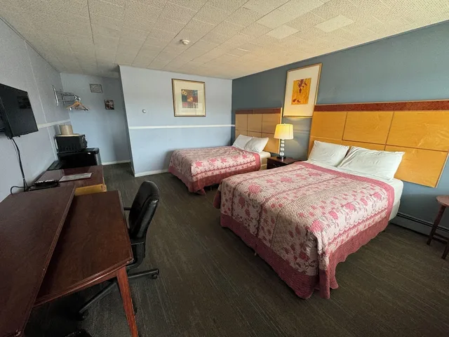 غرفة بسريرين مزدوجين للمدخنين، Thriftlodge Cochrane South 1/2