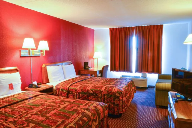 غرفة رباعية بسريرين كوين، Econo Lodge Willowbrook 3/4
