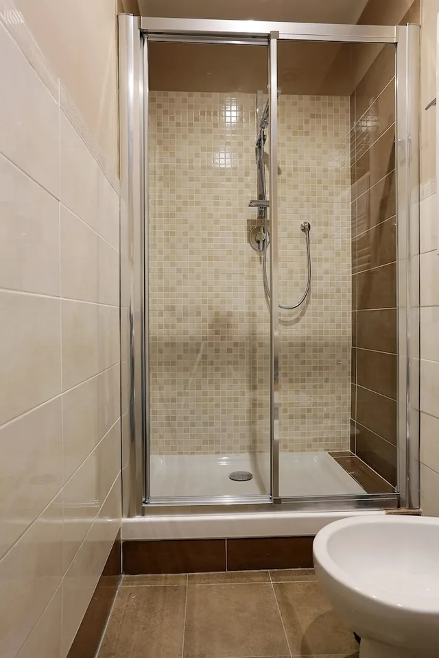 غرفة رباعية بسرير كوين مع أريكة، DG Prestige room 2/2