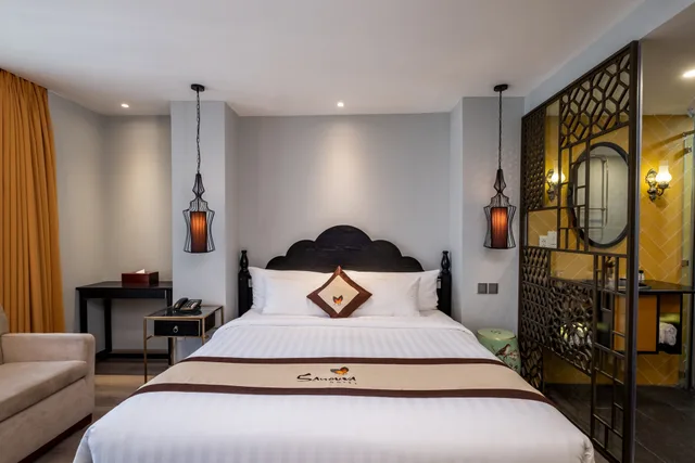 غرفة ديلوكس بسرير كينج، Sanouva Saigon Hotel 2/3