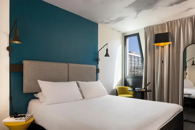 Adjoining, Standard, Double Bed، Ibis Marseille Centre Euromed 2/5