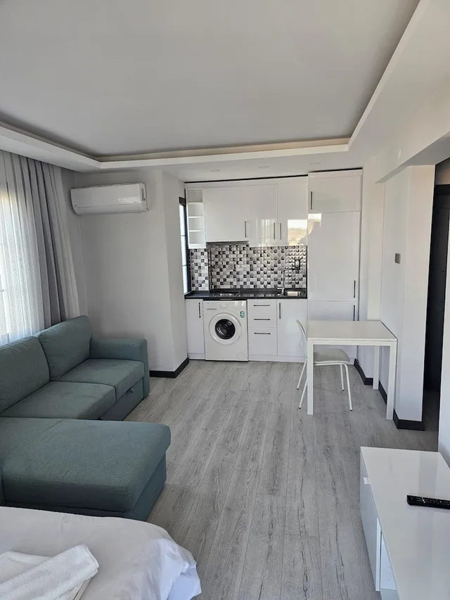 شقة عائلية بسرير كوين وسرير فردي مع أريكة، Cicek Apart Hotel 10/10