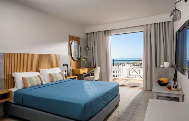غرفة عائلية بسريرين منفصلين بإطلالة على البحر مع أريكة، Mare Village Ierapetra 9/10