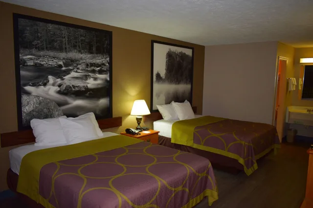 غرفة بسريرين كوين للمدخنين، Super 8 by Wyndham Fort Chiswell Wytheville Area 2/5