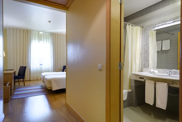 غرفة قياسية بسرير مزدوج أو سريرين منفصلين، Hotel Santa Maria 3/3