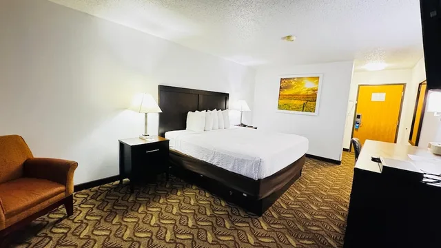 غرفة قياسية بسرير كينج، Days Inn by Wyndham North Platte 1/7