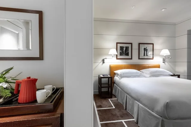 Gallery، Gallery Art Hotel 9/10