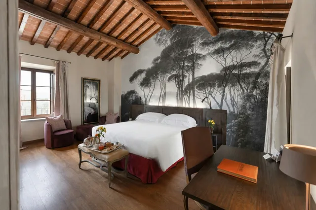 جناح ملكي، Castel Monastero 4/6
