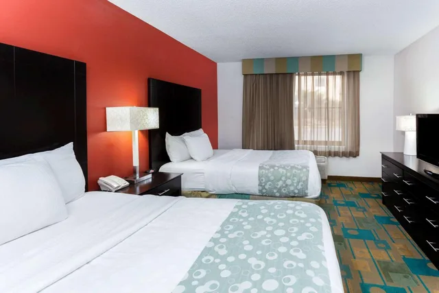 Executive, Suite, 2 Double Beds, La Quinta Inn Suites Milwaukee Glendale Bayshore 4/6