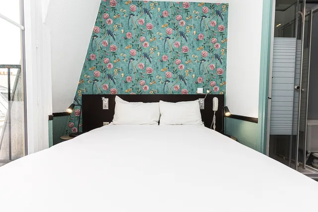 Room, Double Bed, Small, Vintage Paris Gare du Nord 2/10