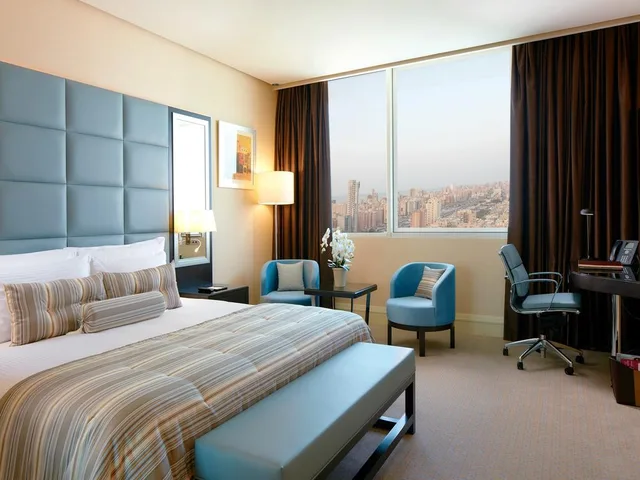 غرفة بسرير كينج، Millennium Hotel and Convention Centre 1/2