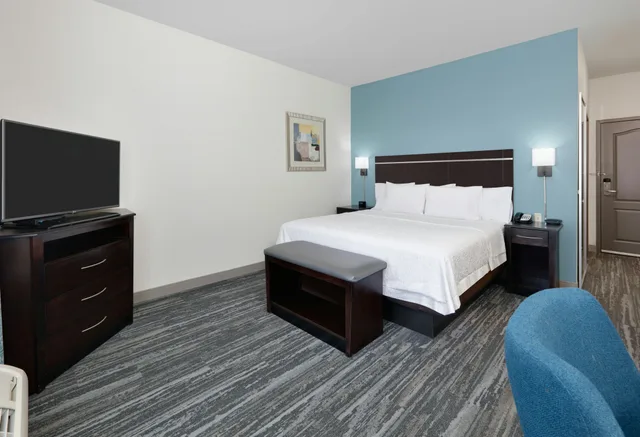 Study, King Bed, Sofa, Hampton Inn Suites Childress 1/1