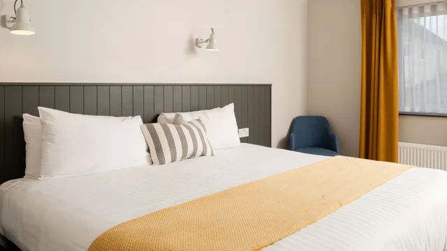 غرفة قياسية بسرير مزدوج أو سريرين منفصلين، The Marine Hotel 1/1