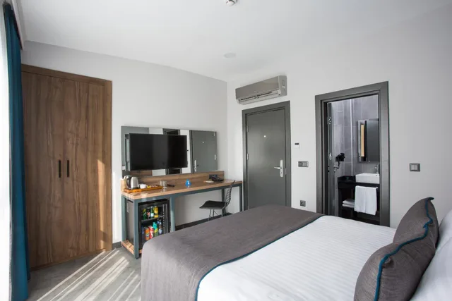 Room, Double Bed, Falcon 1511 1/10