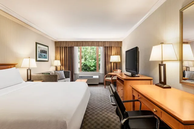 جناح بسرير كينج، DoubleTree by Hilton North Vancouver 1/4