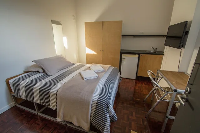 Room, Double Bed, Cambridge Lodge Hostel Backpacker 2/3