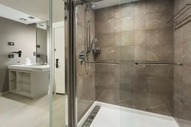 غرفة تنفيذية بسرير كينج بشرفة مع أريكة، Ac Hotel By Marriott San Juan Condado 1/1