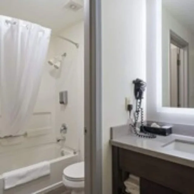 غرفة بسريرين كوين، Cedars Ocean View Inn 6/6