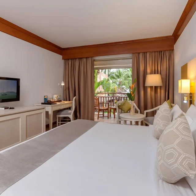 غرفة بسرير كينج بشرفة، Best Western Premier Bangtao Beach Resort & Spa 4/8