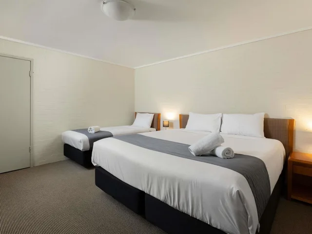 غرفة سوبيريور بسرير كينج وسرير فردي، ibis Styles Canberra 6/7