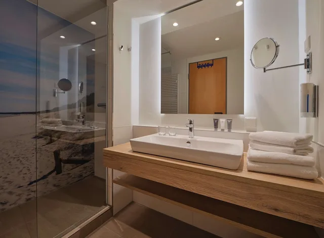 شقة بسرير كوين بغرفتين مع أريكة، Dorint Seehotel Binz-Therme Binz / Rugen 7/7