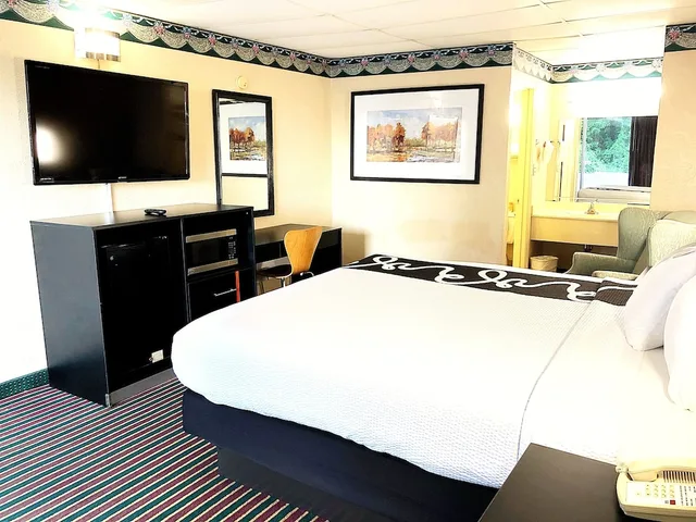 غرفة قياسية بسرير كينج، Rodeway Inn Gadsden - Attalla 2/2
