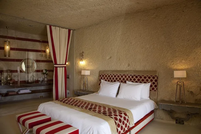جناح سوبيريور، Hezen Cave Hotel 1/7