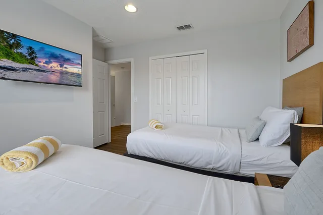 2 Bedrooms, Town House, King and Twin Beds, Sofa, Hot Tub، Encantada Resort Vacation Townhomes by IDILIQ 9/10