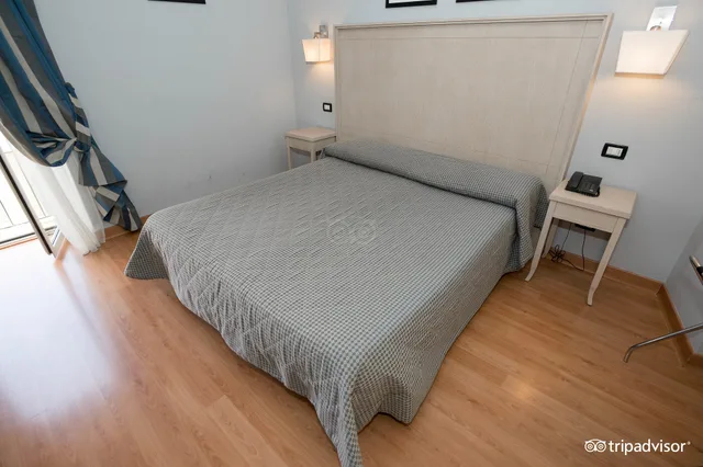 غرفة قياسية بسريرين منفصلين، Hotel Taormina Roma 1/4