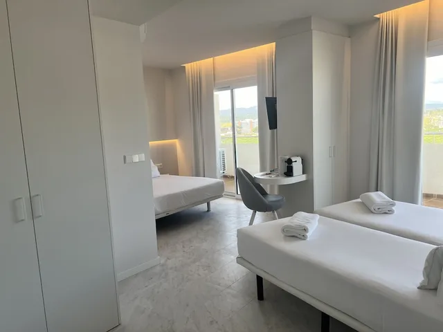 Connecting, Comfort, Family, 2 Double Beds, Pool View, Balcony, Hotel Aromar 4/8