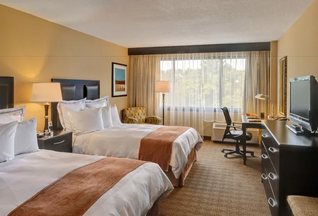 غرفة بسريرين كوين، Radisson Hotel Freehold 1/3