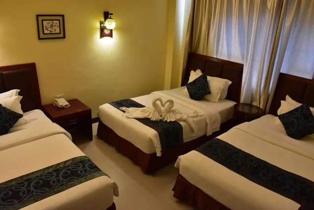 غرفة عائلية ثلاثية بثلاثة أسرّة، Golden Phoenix Hotel Boracay 1/8