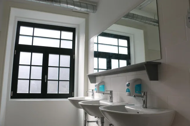 سكن مشترك بثمانية أسرّة للنساء، Hostel Nice Way Porto 1/2