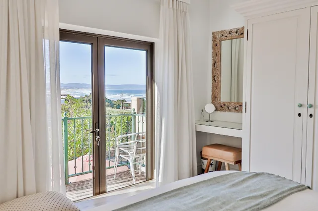 جناح فاخر، Lavender Manor Guest Lodge 1/2