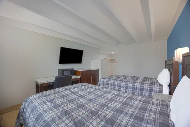 غرفة رباعية بسرير مزدوج، Aladdin Motel By OYO Merritt Island 2/6