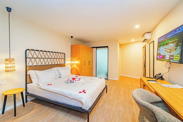 غرفة بريميوم بسريرين منفصلين بإطلالة على المسبح، Kombo Beach Resort 1/10