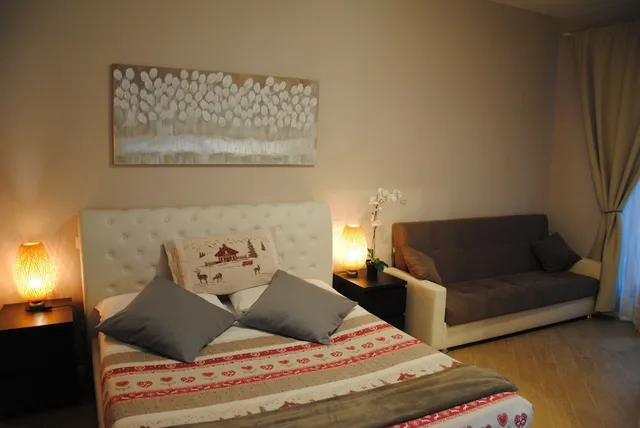 Standard, Quadruple, 1 Queen and 1 Bunk Bed, Via Giulio Cesare View، Deluxe Rooms 1/2