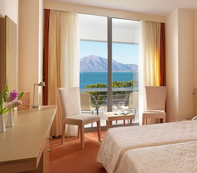غرفة قياسية بإطلالة على البحر مفردة بسرير مزدوج، Achaia Beach Hotel, Vassilicos House of Hospitality 3/5