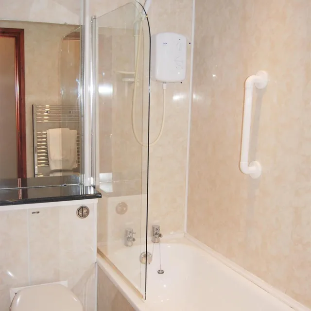 غرفة بسرير مزدوج، Kingswood Hotel 4/4
