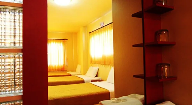 غرفة قياسية ثلاثية بثلاثة أسرّة، Srisomthai Hotel 2/3