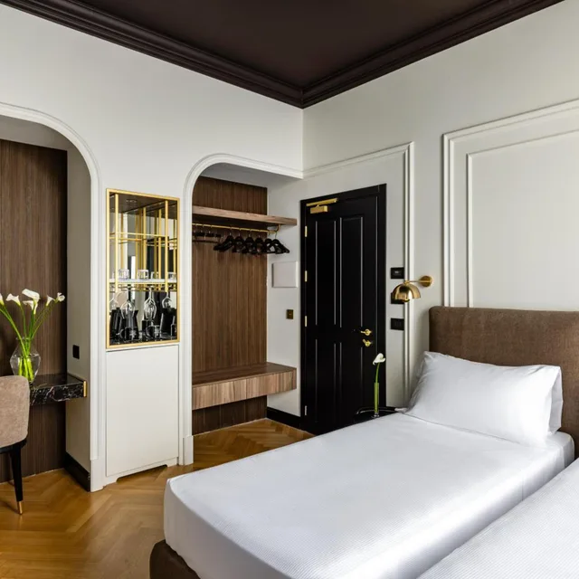 Room, Double or Twin Bed, Continentale Hotel 3/10