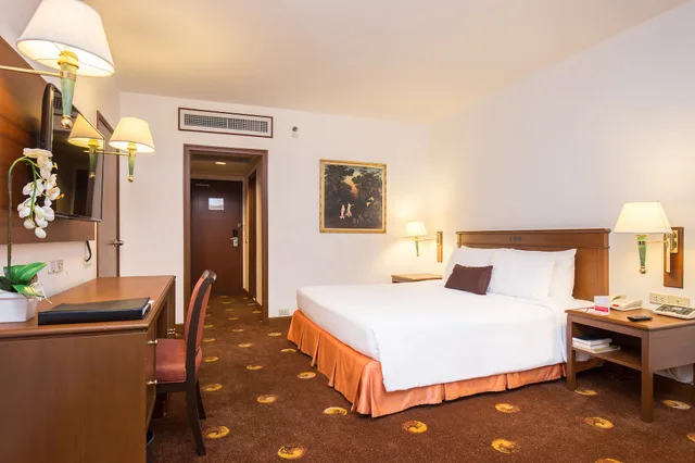 غرفة سوبيريور بسرير كينج بدون إطلالة، Ramada by Wyndham D MA Bangkok 5/8