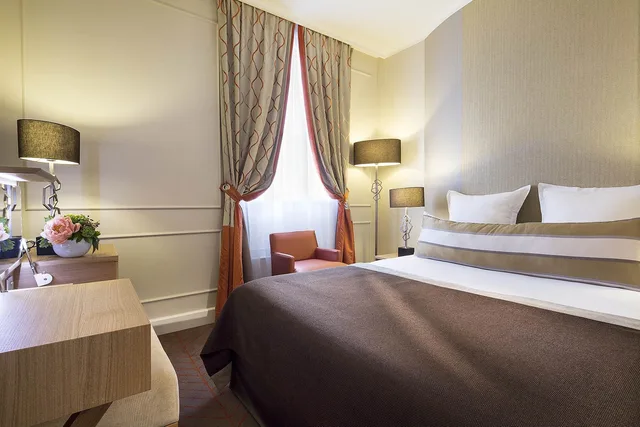 غرفة متصلة بسرير مزدوج بإطلالة على النهر بغرفتي نوم، Hotel Galileo 2/8