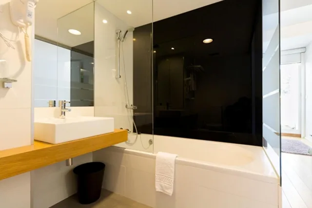 غرفة ثلاثية، Hotel Laranjeira 8/9