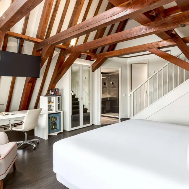 غرفة بريميوم بسرير مزدوج أو سريرين منفصلين بإطلالة، NH Collection Amsterdam Barbizon Palace 5/9