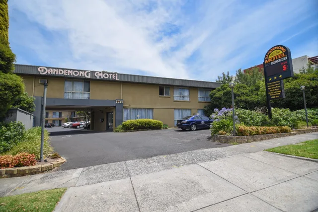 Family, 1 Single and 2 Queen Beds, Bunk Bed، DANDENONG MOTEL 1/1