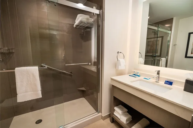 غرفة بسرير كينج مع أريكة، Hyatt House Nashville Franklin Cool Springs 3/3