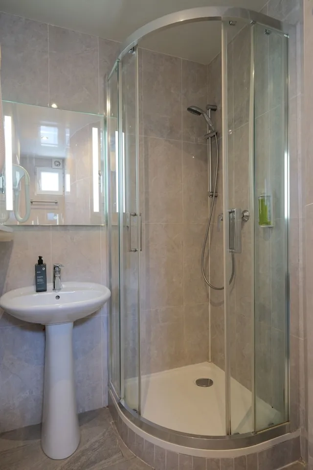غرفة بسريرين منفصلين، Hipotel Paris Voltaire Bastille 9/10